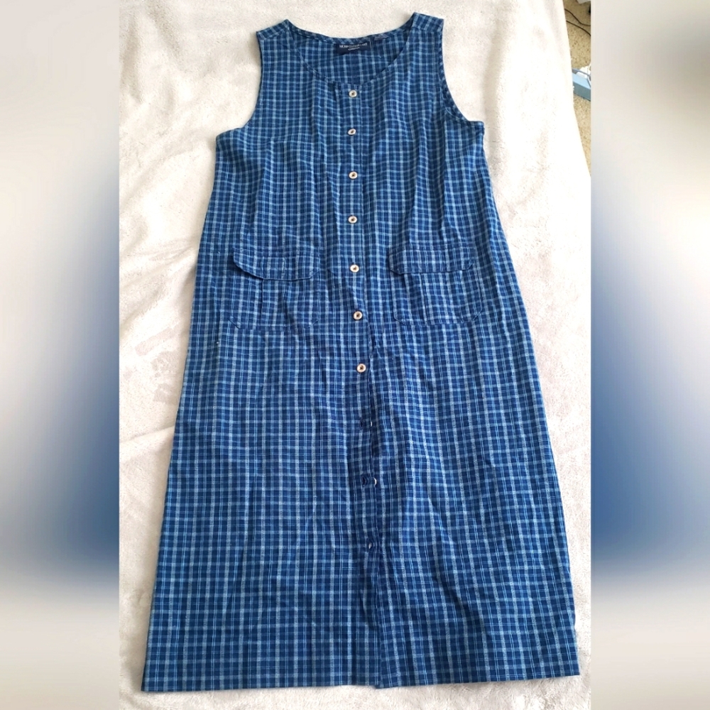 Vintage plaid blue dress with roomy front pockets